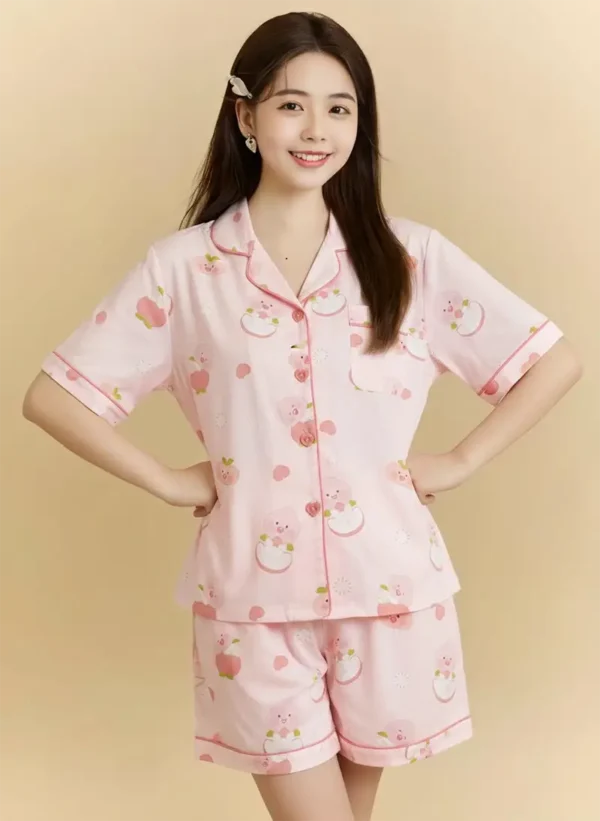 Thoughtful Design: Adjustable Waist & Tagless Label